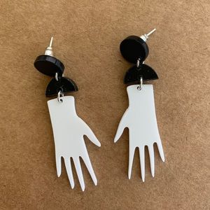 Hand earrings